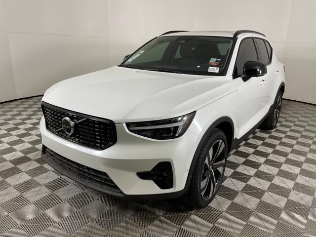 new 2025 Volvo XC40 car, priced at $48,325