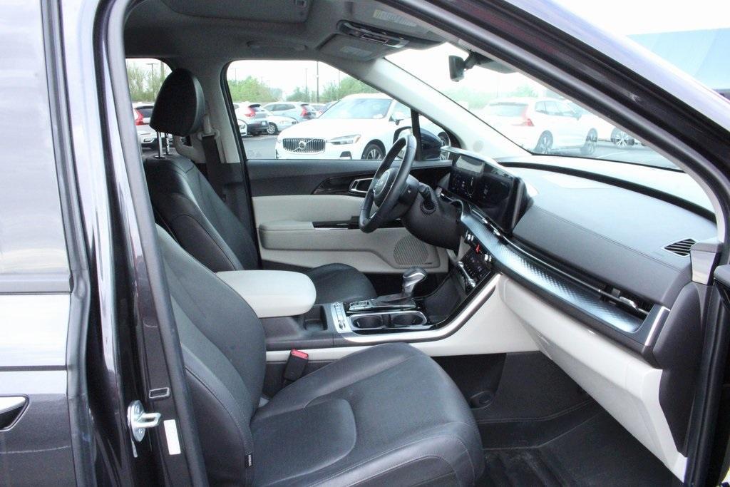 used 2024 Kia Carnival car, priced at $42,500