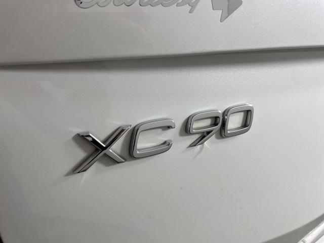 used 2022 Volvo XC90 car, priced at $34,000