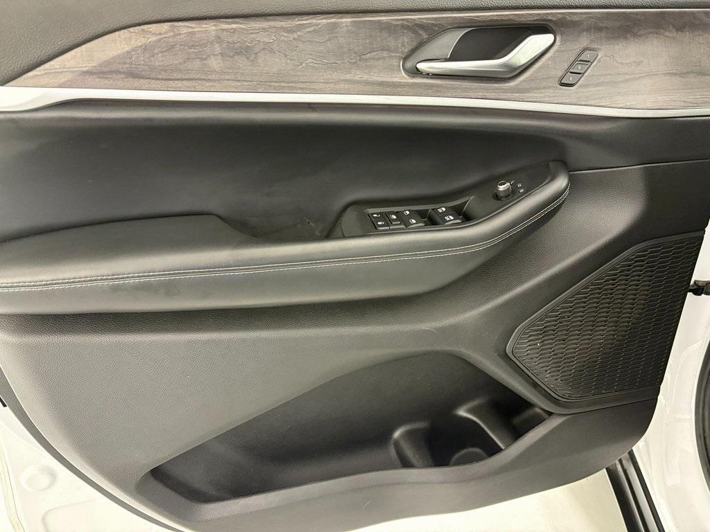 used 2023 Jeep Grand Cherokee L car, priced at $32,000