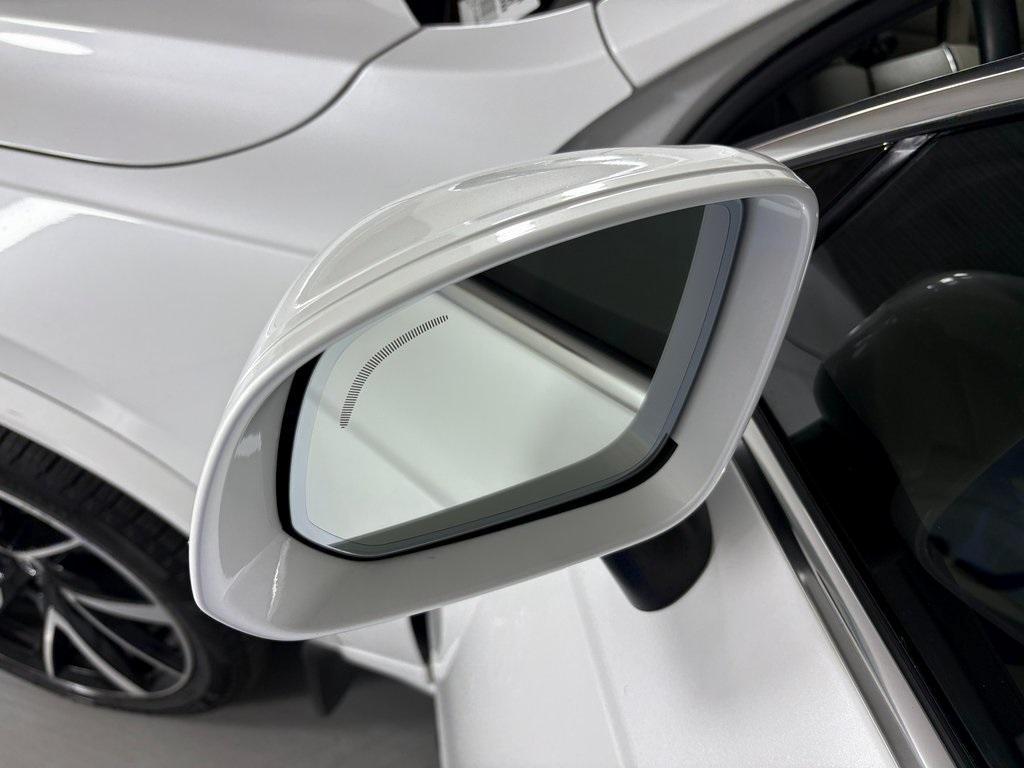 used 2019 Volvo XC90 car, priced at $25,000