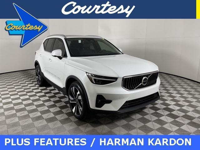 new 2024 Volvo XC40 car, priced at $45,955