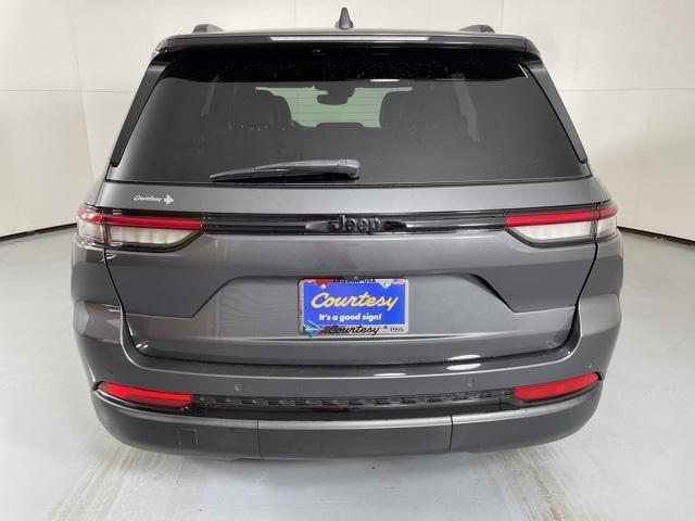 used 2022 Jeep Grand Cherokee car, priced at $27,500