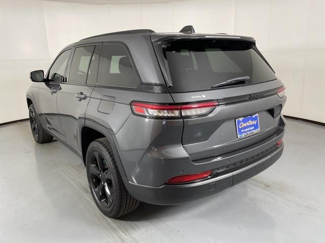 used 2022 Jeep Grand Cherokee car, priced at $27,500