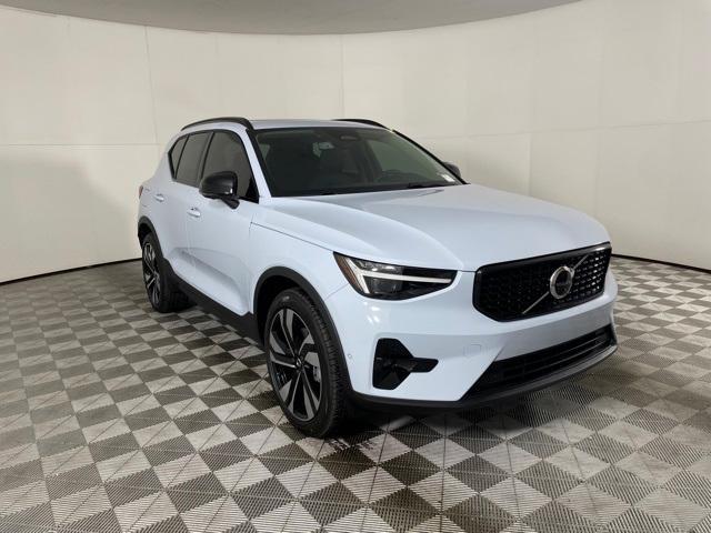 new 2024 Volvo XC40 car, priced at $44,705