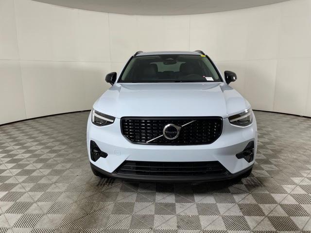 new 2024 Volvo XC40 car, priced at $44,705