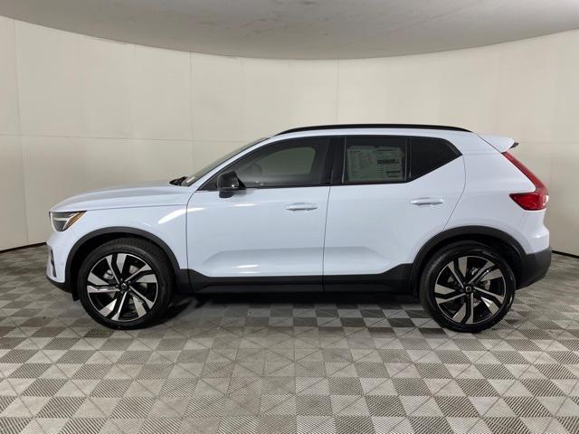 new 2024 Volvo XC40 car, priced at $44,705