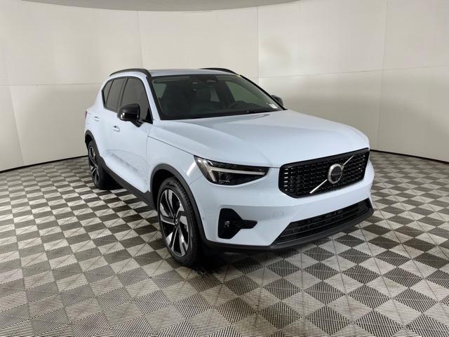 new 2024 Volvo XC40 car, priced at $44,705