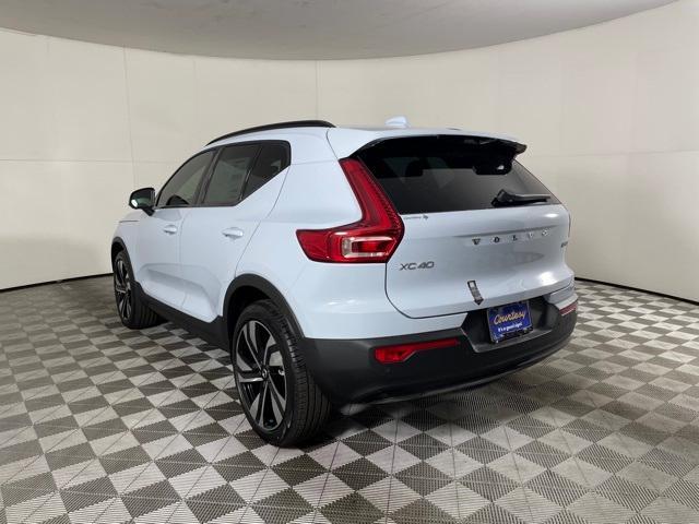 new 2024 Volvo XC40 car, priced at $44,705