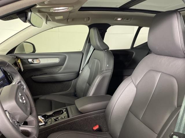 new 2025 Volvo XC40 car, priced at $47,785
