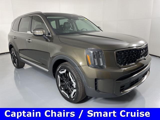 used 2025 Kia Telluride car, priced at $37,000