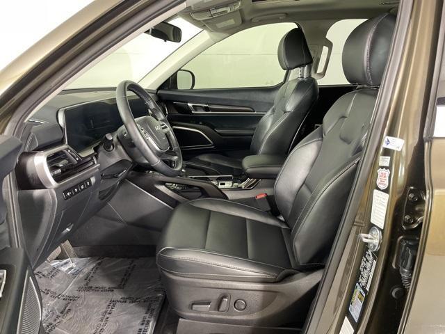 used 2025 Kia Telluride car, priced at $37,000