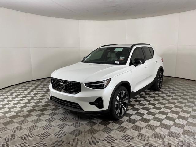 new 2025 Volvo XC40 car, priced at $48,525