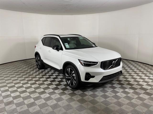 new 2025 Volvo XC40 car, priced at $48,525