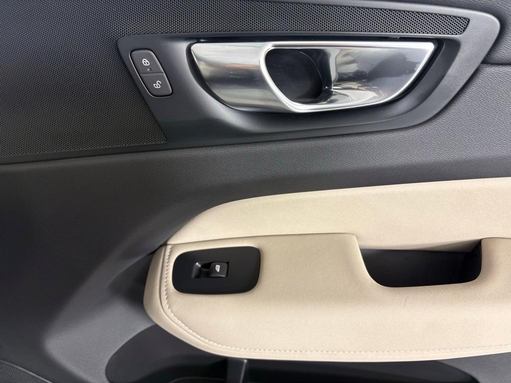 new 2026 Volvo XC60 car, priced at $55,425