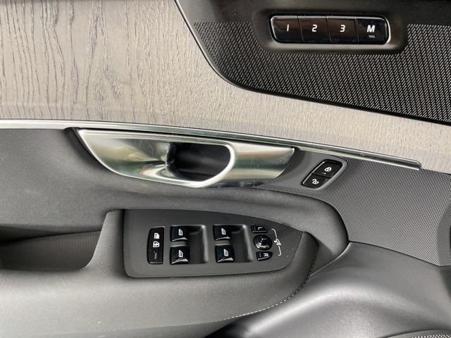 new 2025 Volvo XC90 car, priced at $71,140