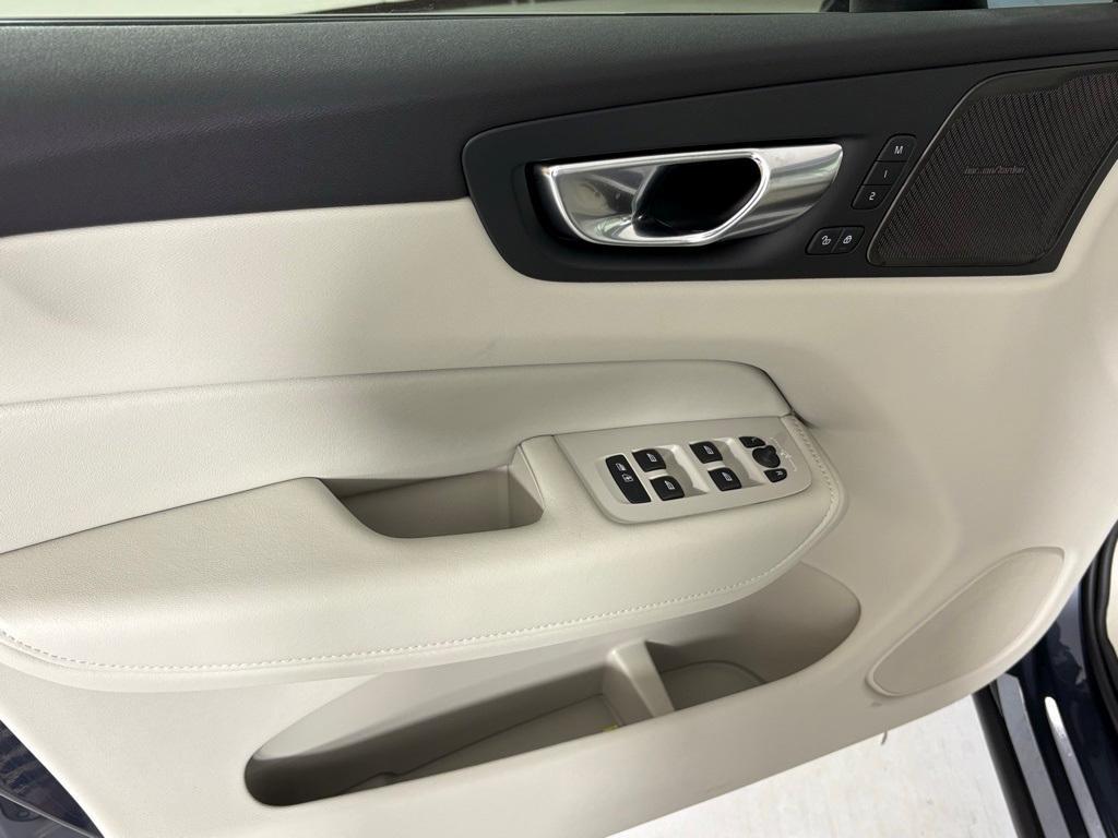 new 2026 Volvo XC60 car, priced at $62,370