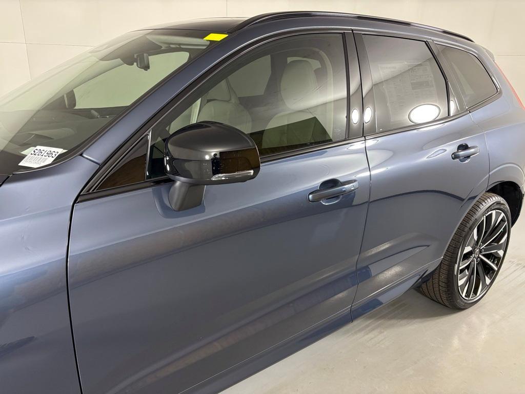 new 2026 Volvo XC60 car, priced at $62,370
