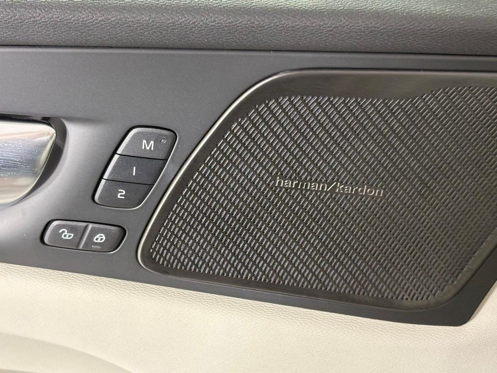 new 2026 Volvo XC60 car, priced at $62,370