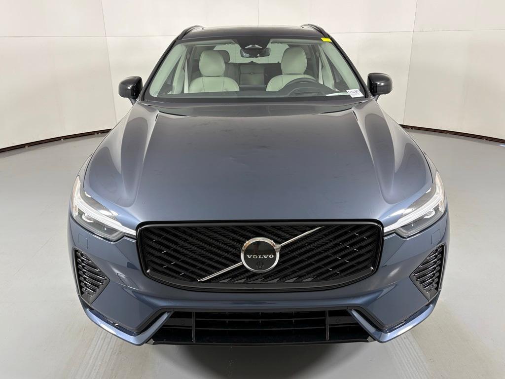 new 2026 Volvo XC60 car, priced at $62,370