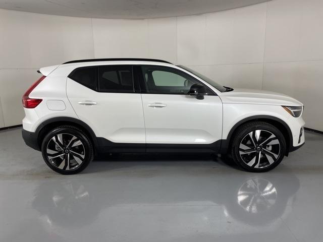 new 2026 Volvo XC40 car