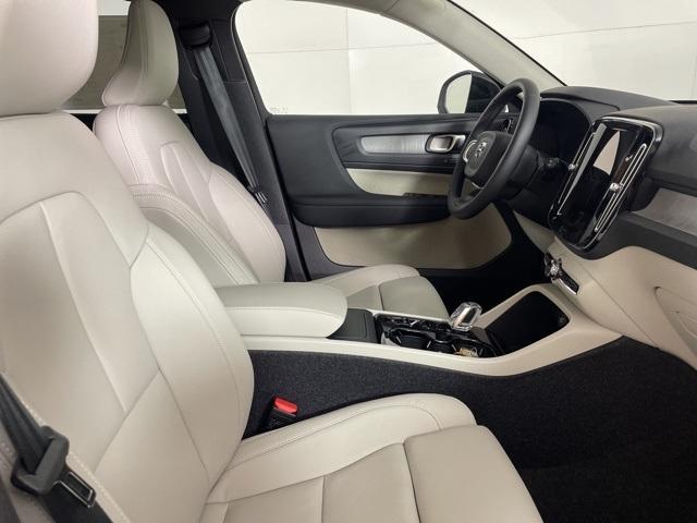 new 2026 Volvo XC40 car