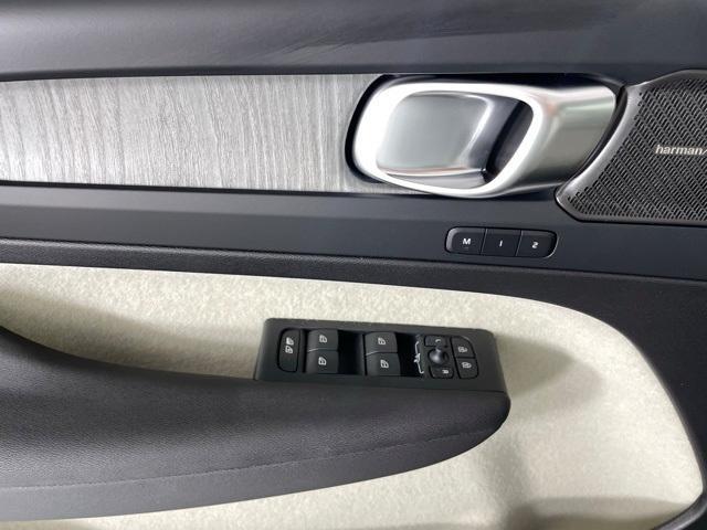 new 2026 Volvo XC40 car