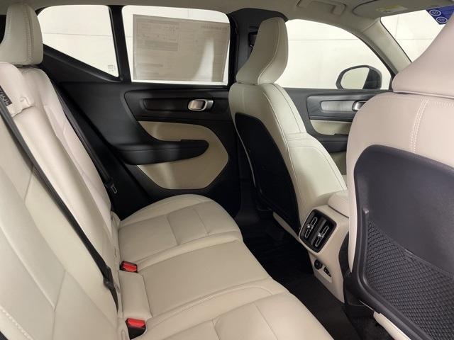 new 2026 Volvo XC40 car