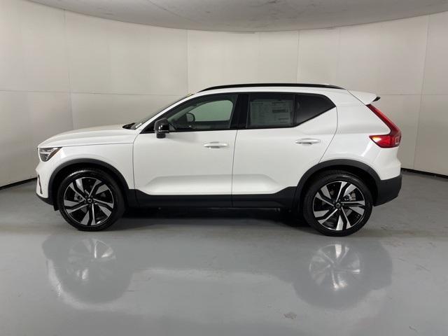 new 2026 Volvo XC40 car