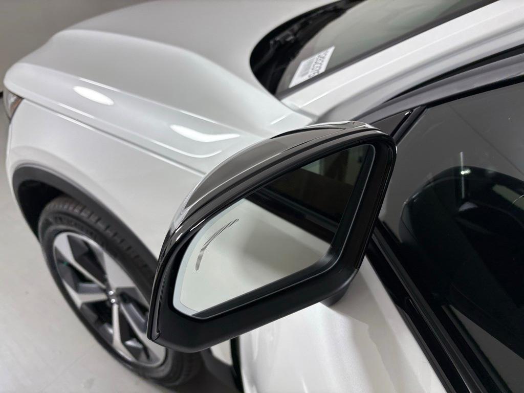 new 2026 Volvo XC40 car, priced at $48,600
