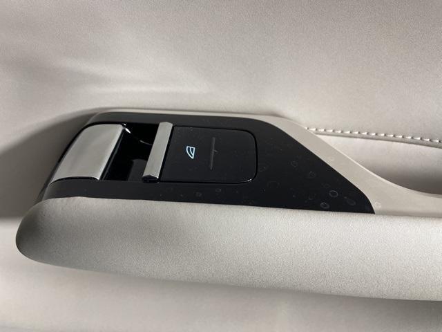 new 2025 Volvo EX90 car, priced at $82,590