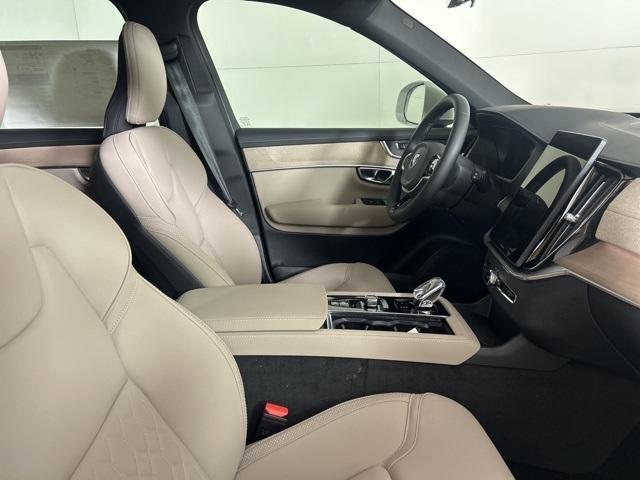 new 2025 Volvo XC90 car, priced at $61,850