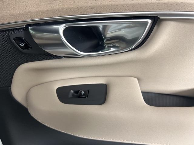new 2025 Volvo XC90 car, priced at $61,850