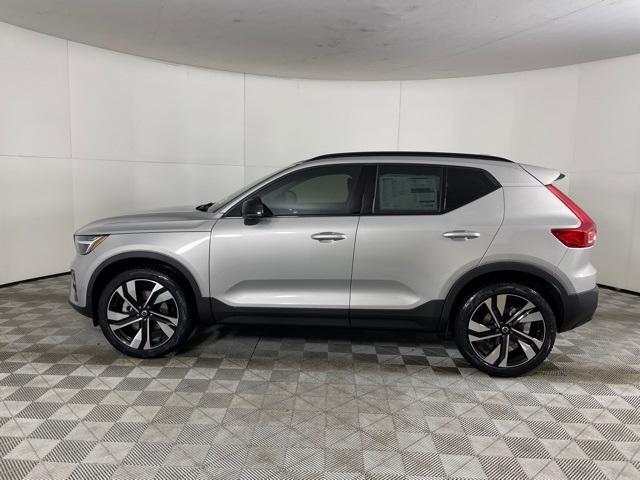 new 2024 Volvo XC40 car, priced at $45,505