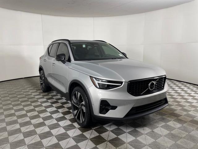 new 2024 Volvo XC40 car, priced at $45,505