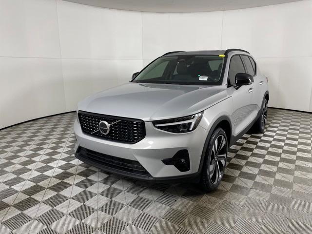 new 2024 Volvo XC40 car, priced at $45,505