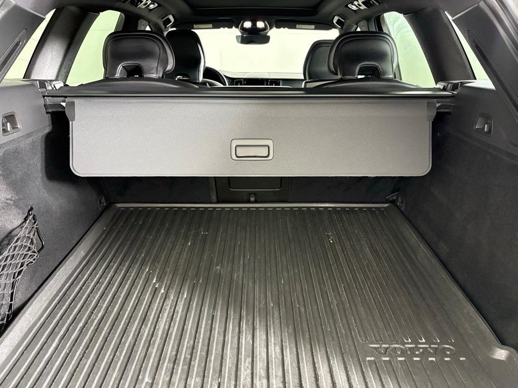 used 2022 Volvo XC60 car, priced at $36,000