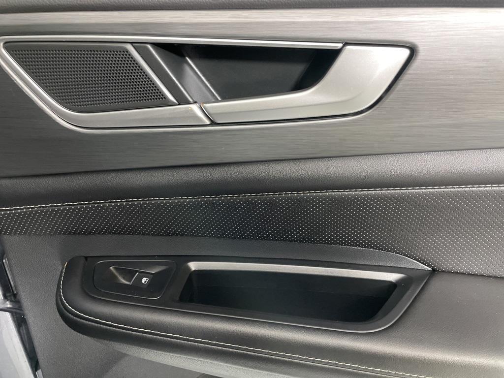 used 2024 Volkswagen Atlas Cross Sport car, priced at $28,500