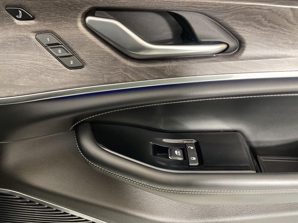 used 2022 Jeep Grand Cherokee car, priced at $32,500