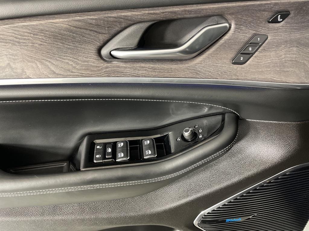 used 2022 Jeep Grand Cherokee car, priced at $32,500