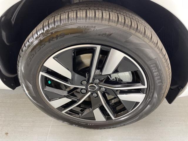 new 2026 Volvo XC60 Plug-In Hybrid car, priced at $63,895