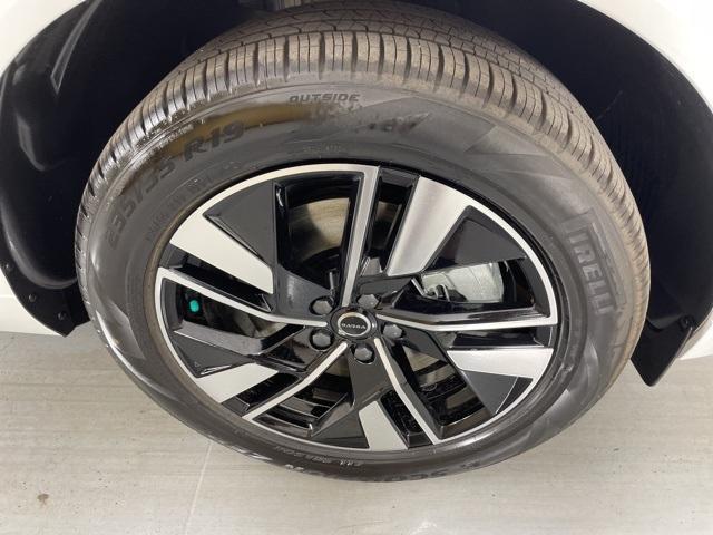 new 2026 Volvo XC60 Plug-In Hybrid car, priced at $63,895