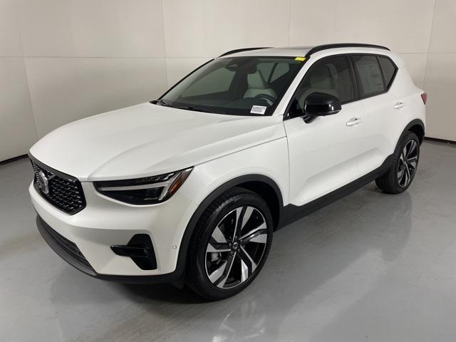new 2026 Volvo XC40 car