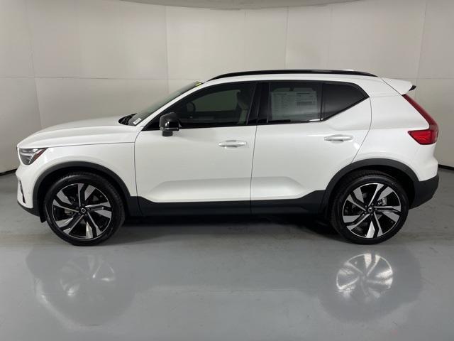 new 2026 Volvo XC40 car
