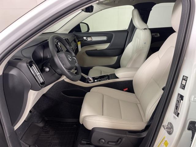 new 2026 Volvo XC40 car