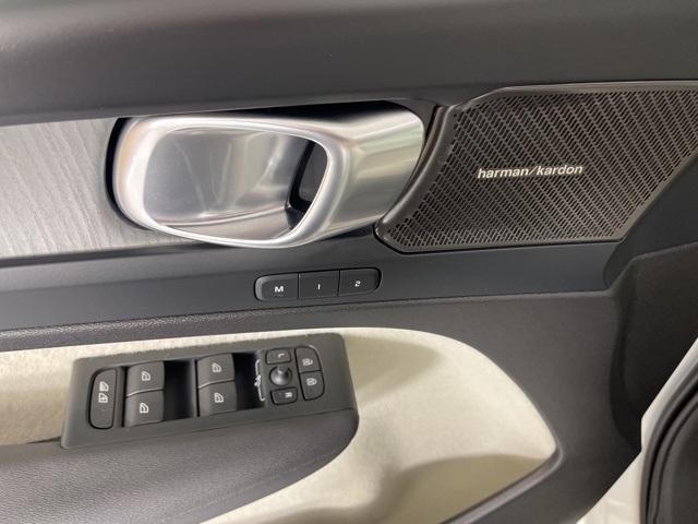 new 2026 Volvo XC40 car