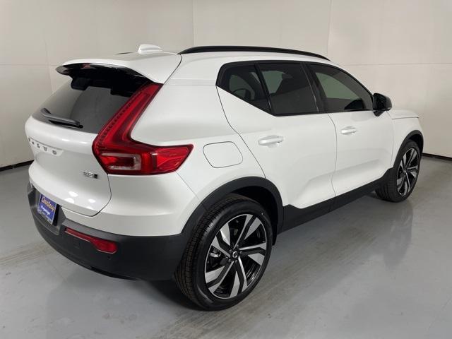 new 2026 Volvo XC40 car