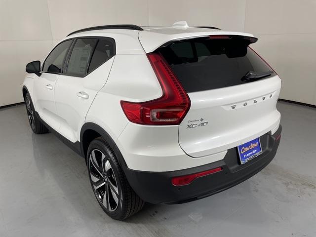 new 2026 Volvo XC40 car