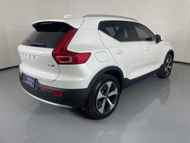 new 2025 Volvo XC40 car, priced at $44,035