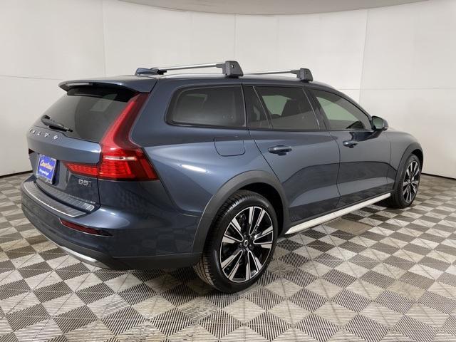 new 2025 Volvo V60 Cross Country car, priced at $58,025